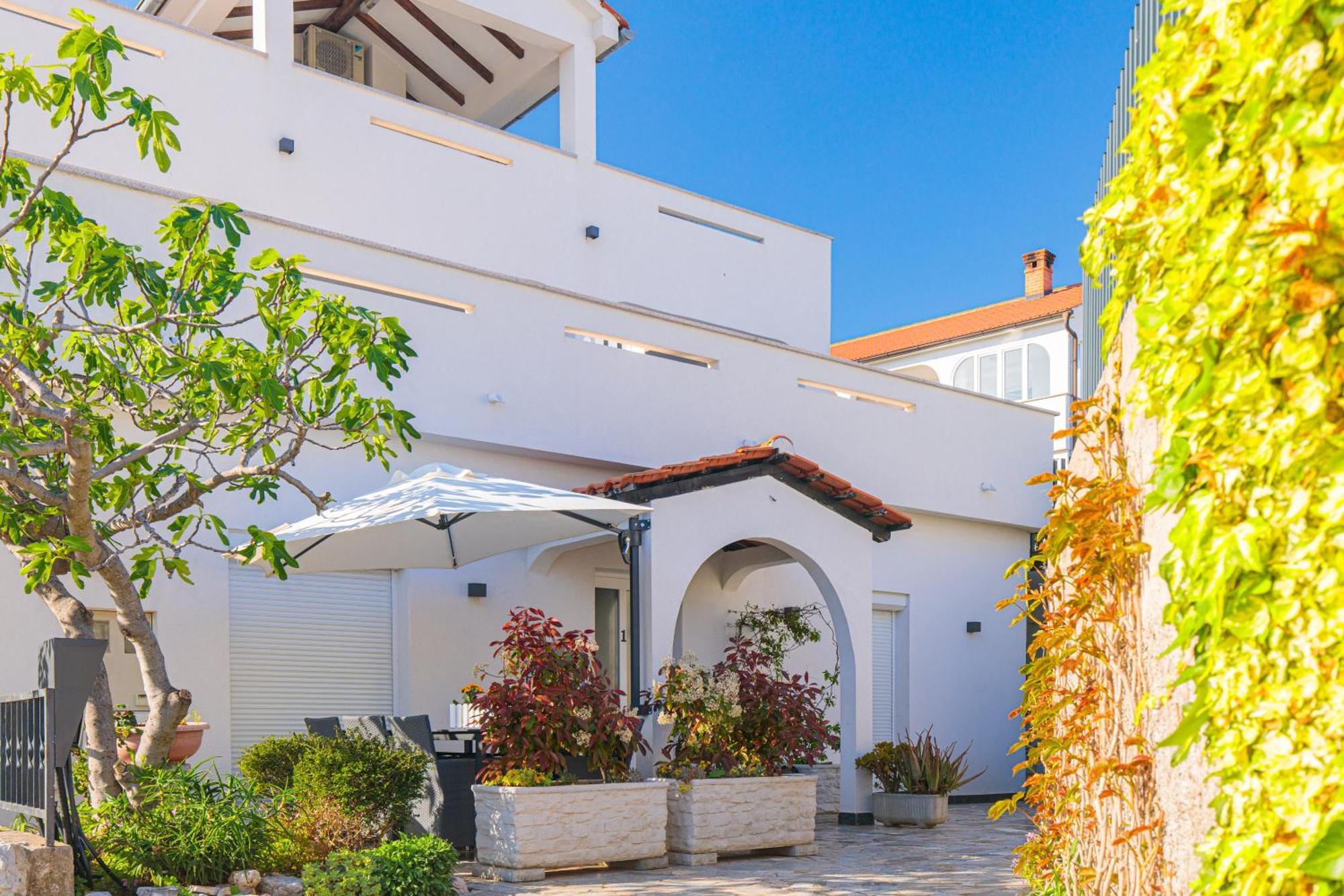 Apartment House Lijan Veglia Exterior foto