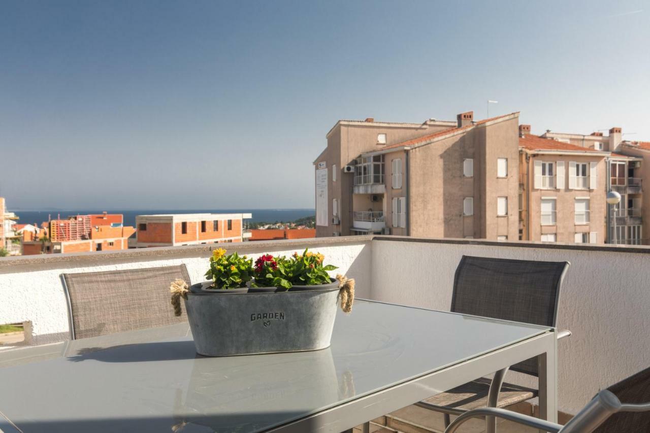 Apartment House Lijan Veglia Exterior foto