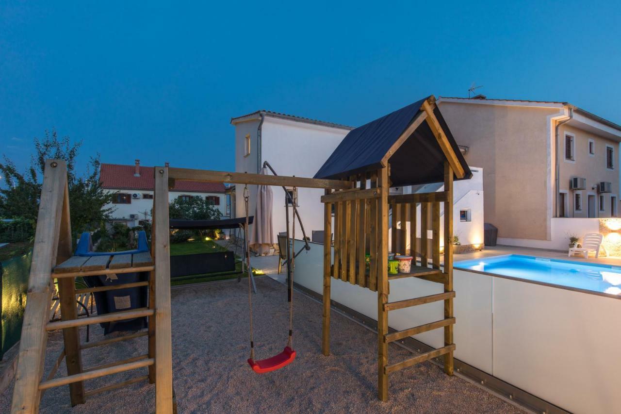 Apartment House Lijan Veglia Exterior foto